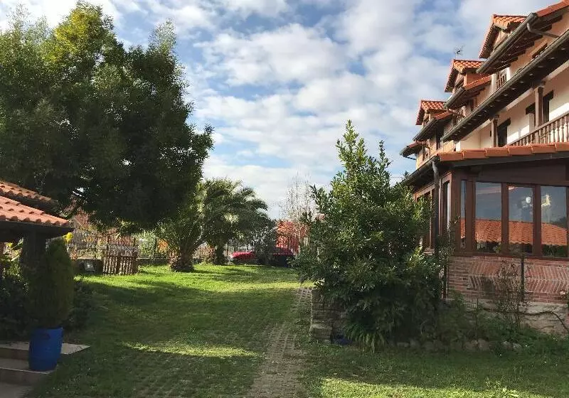 هتل Posada La Cabana De Salmon