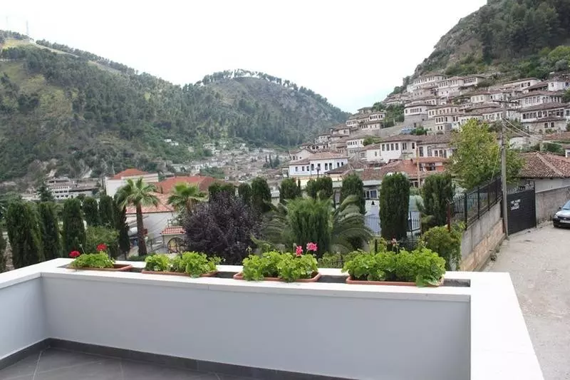 ホテル Rezidenca Desaret