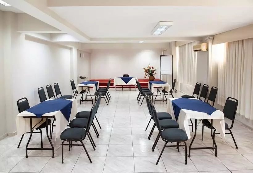 בית מלון כפרי River Palace