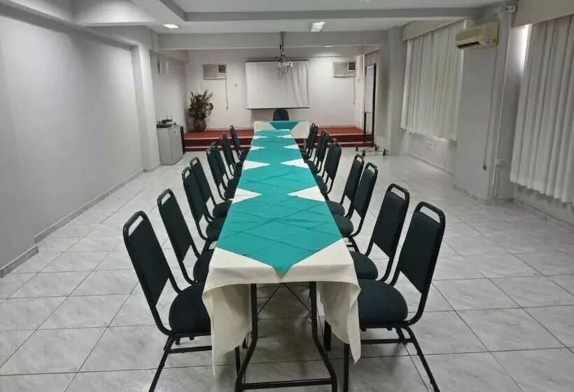 בית מלון כפרי River Palace