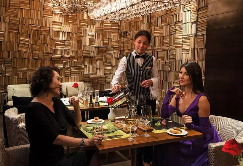 ホテル Rixos Khadisha Shymkent