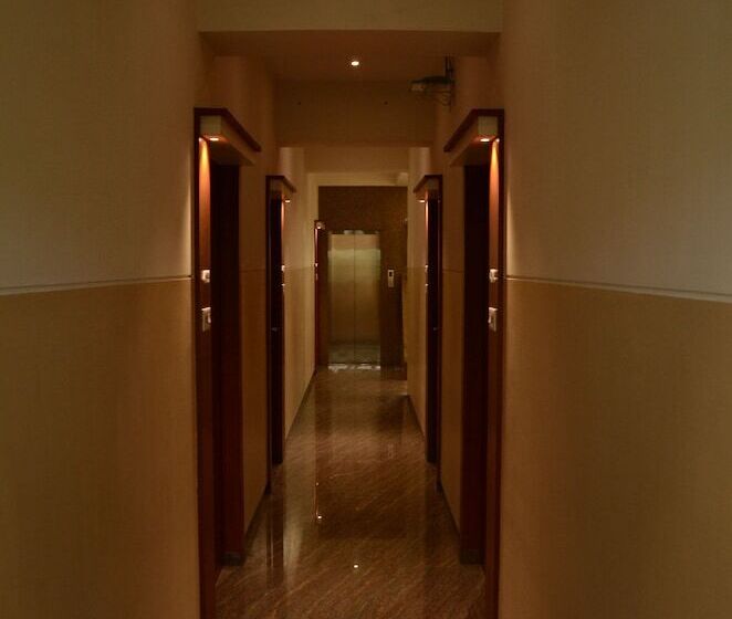 בית מלון כפרי Srikrishna Paradise Thane Airoli