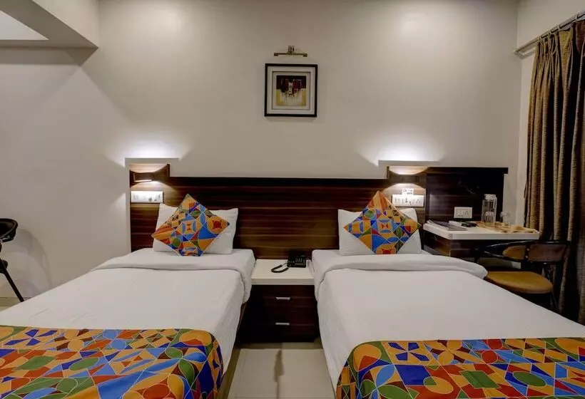 ホテル Srikrishna Paradise Thane Airoli