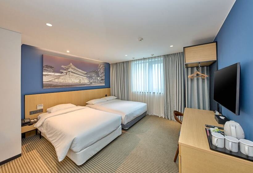 בית מלון כפרי Travelodge Myeongdong City Hall