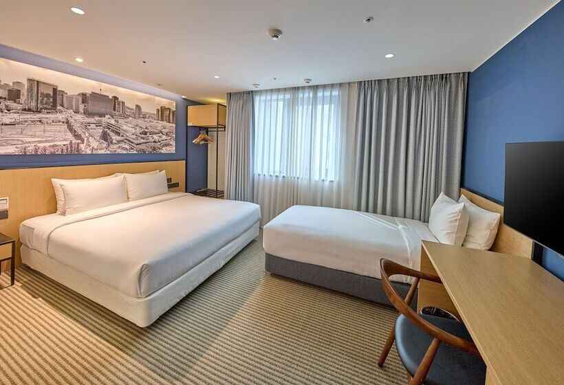 בית מלון כפרי Travelodge Myeongdong City Hall
