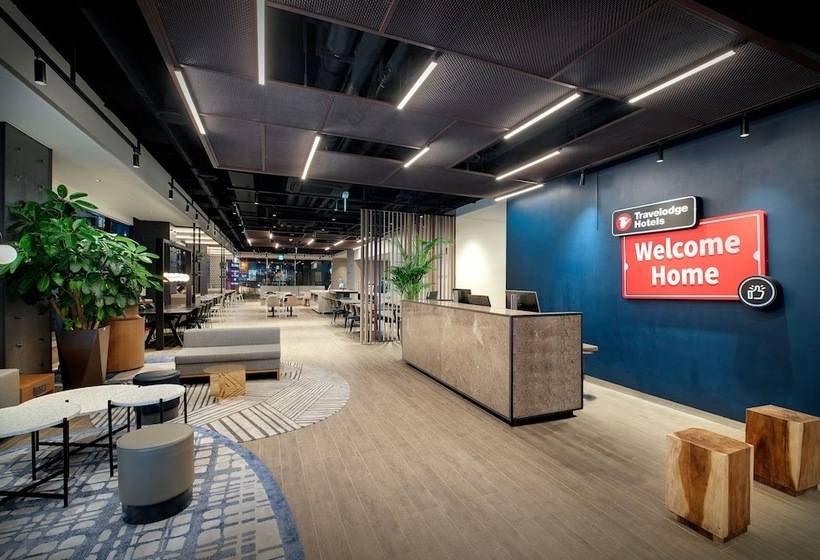 בית מלון כפרי Travelodge Myeongdong City Hall