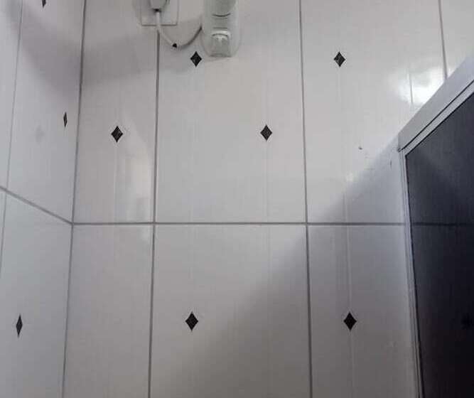 בית מלון כפרי Tropical