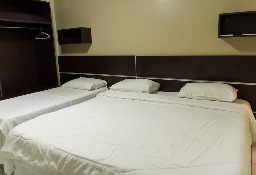 בית מלון כפרי Tropical