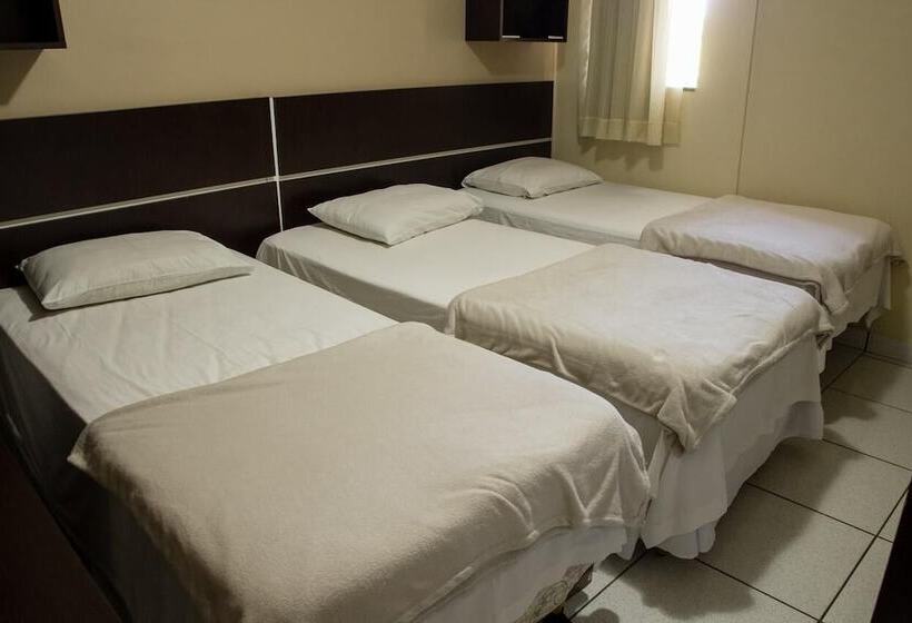 בית מלון כפרי Tropical