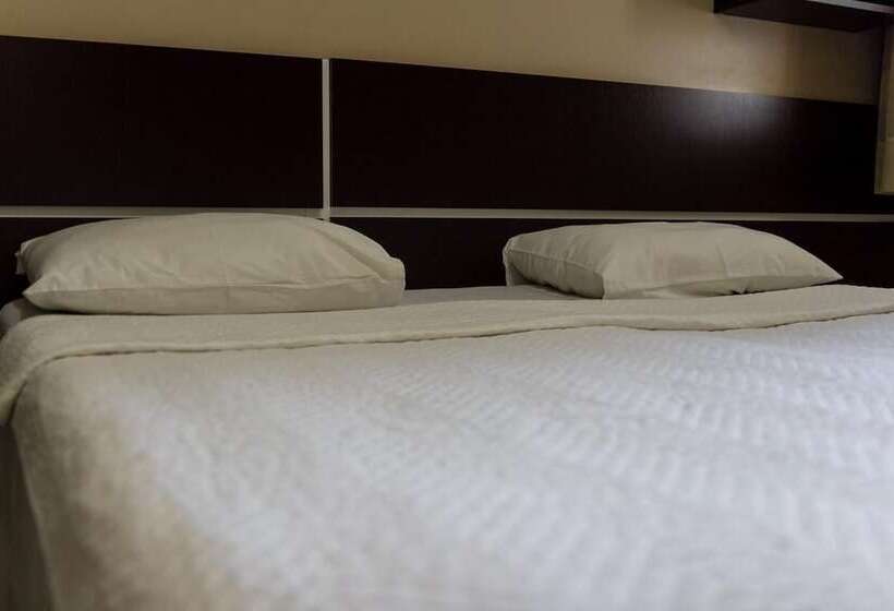 בית מלון כפרי Tropical