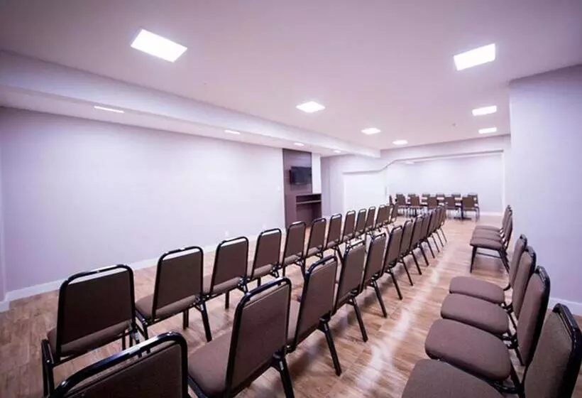 酒店 Vila Business