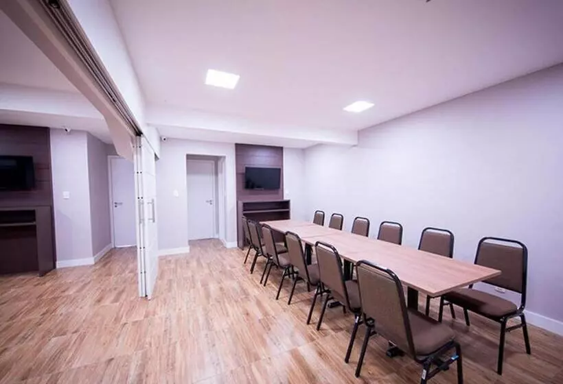 酒店 Vila Business