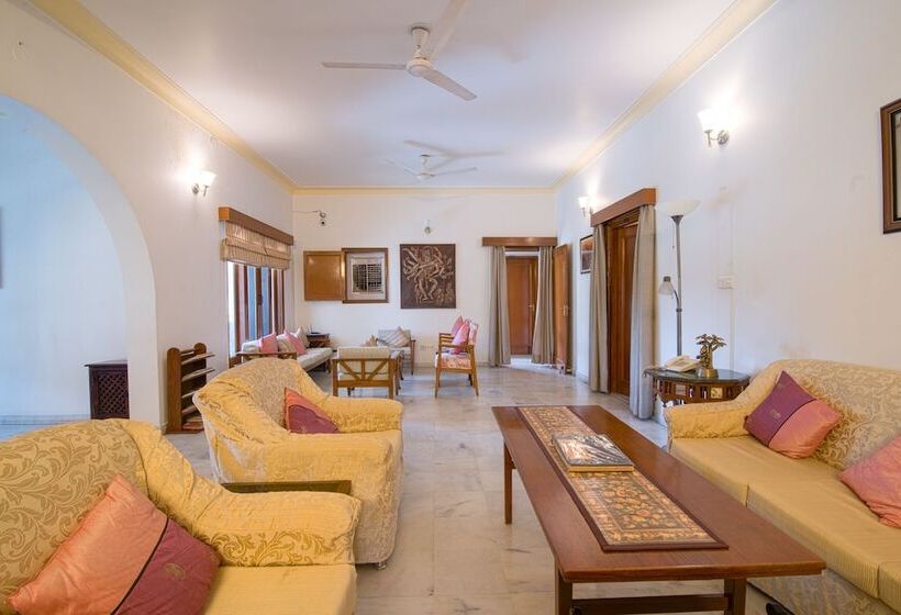 פנסיון Girisadan Homestay