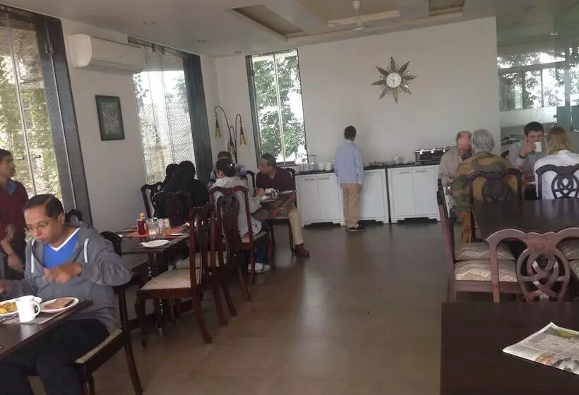 Пансион Girisadan Homestay