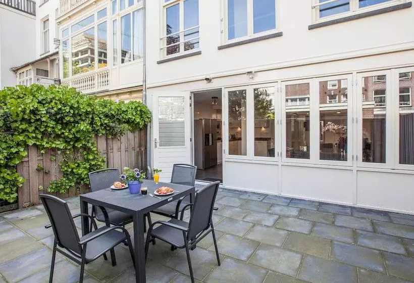 Sarphati Apartments Suites