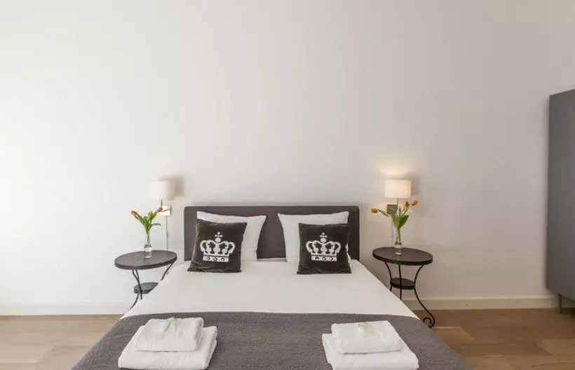 Sarphati Apartments Suites