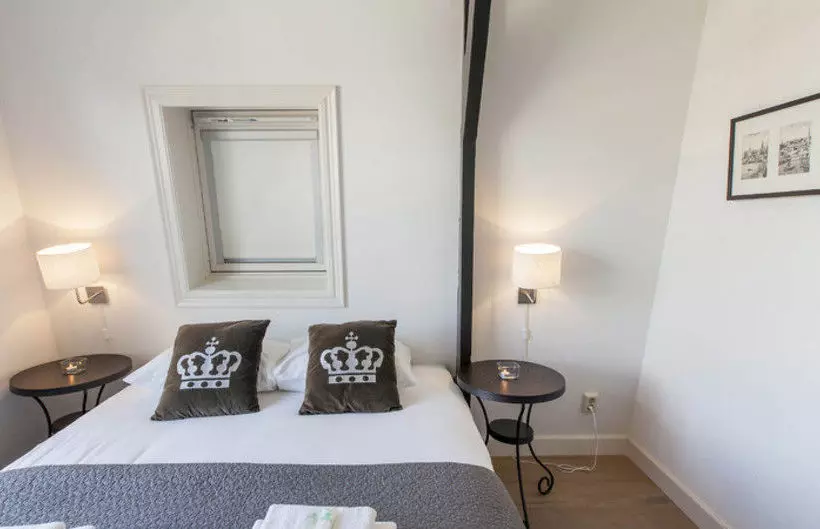 Sarphati Apartments Suites