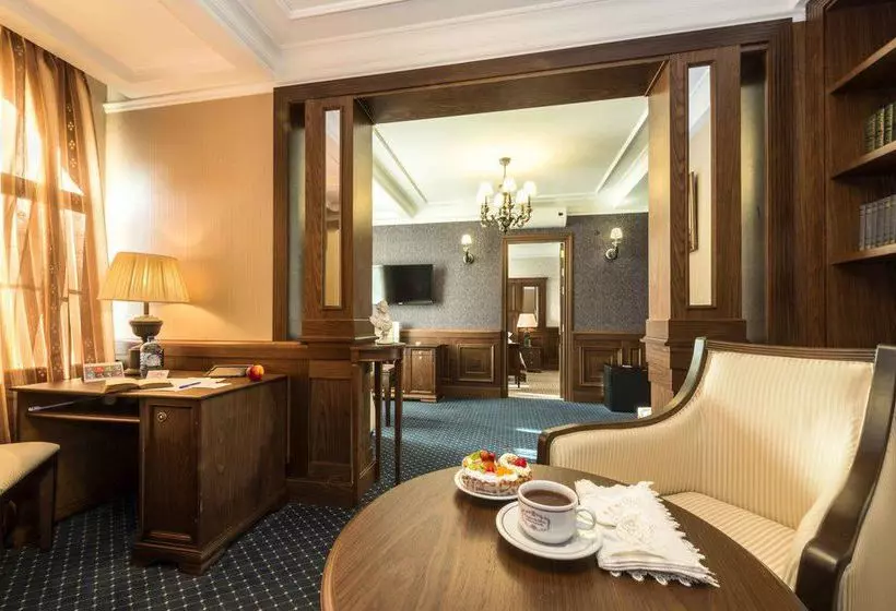 Aglaya Hotel & Courtyard