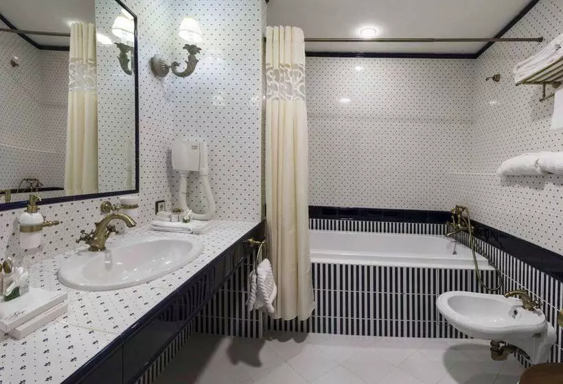 Aglaya Hotel & Courtyard