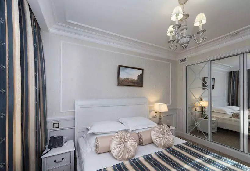 Aglaya Hotel & Courtyard