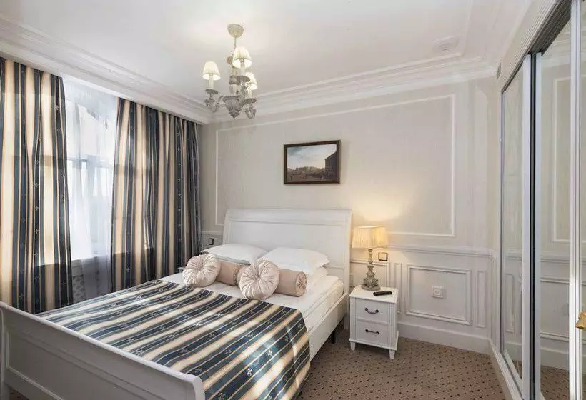 Aglaya Hotel & Courtyard