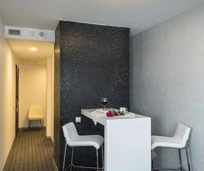 Aglaya Hotel & Courtyard