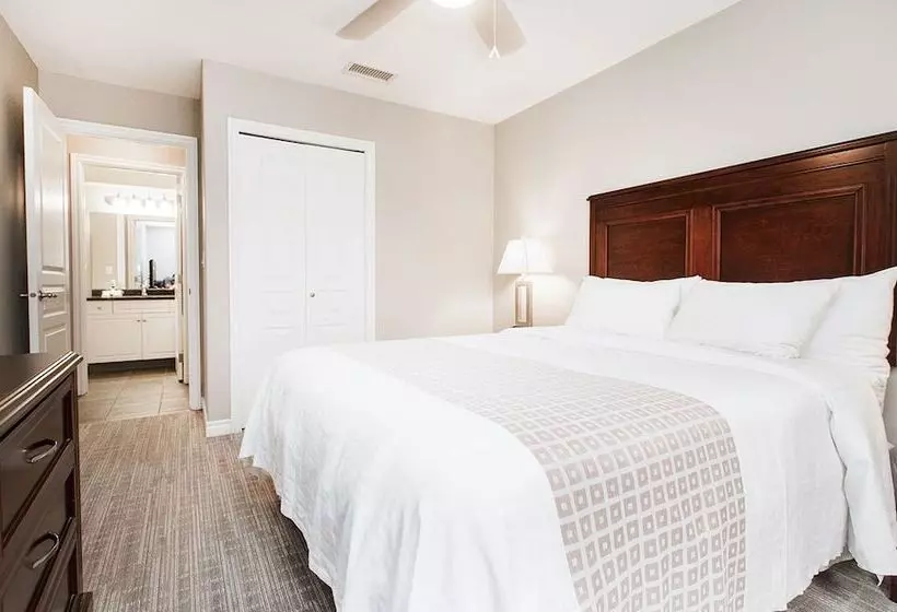 هتل Canterra Suites