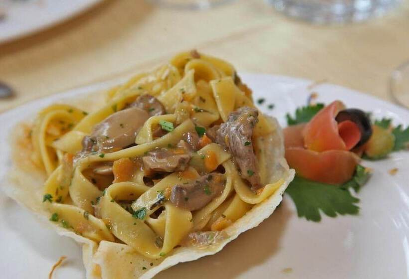 فندق Chalet Alaska