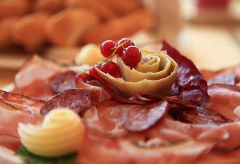 فندق Chalet Alaska