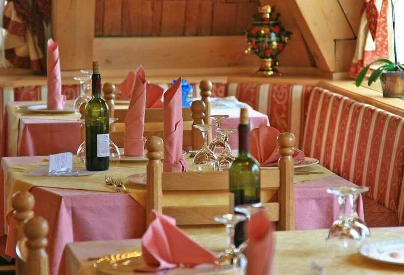 فندق Chalet Alaska