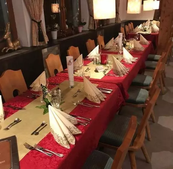 Отель Erzherzog Johann