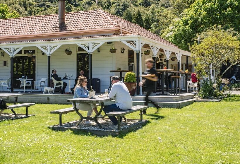 בית מלון כפרי Furneaux Lodge