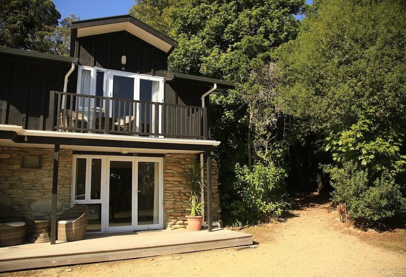 בית מלון כפרי Furneaux Lodge