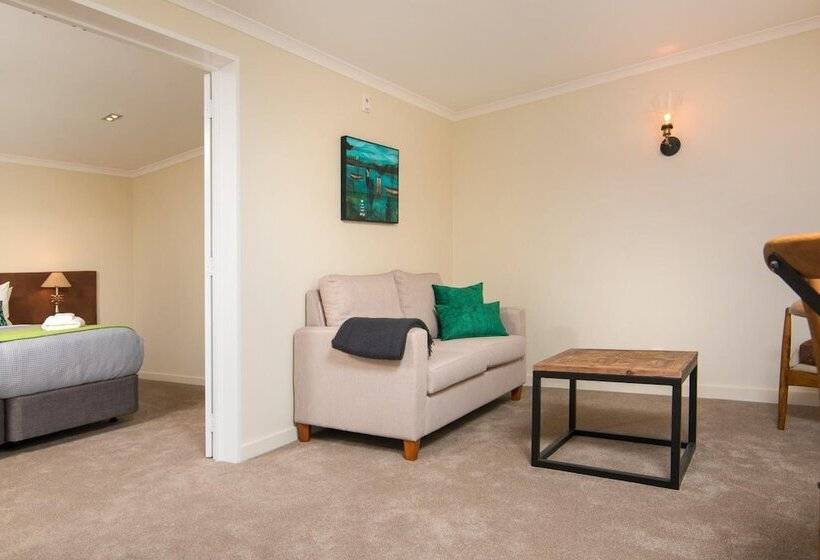 בית מלון כפרי Furneaux Lodge