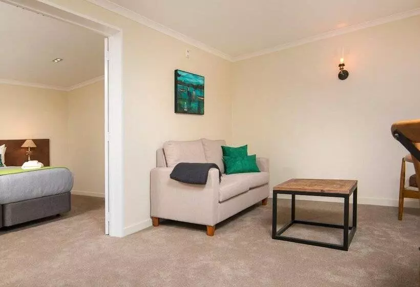 호텔 Furneaux Lodge