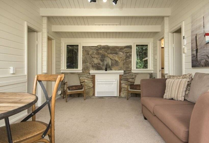 בית מלון כפרי Furneaux Lodge