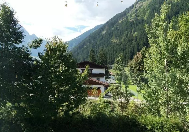 ホテル Gästehaus Lärchenheim