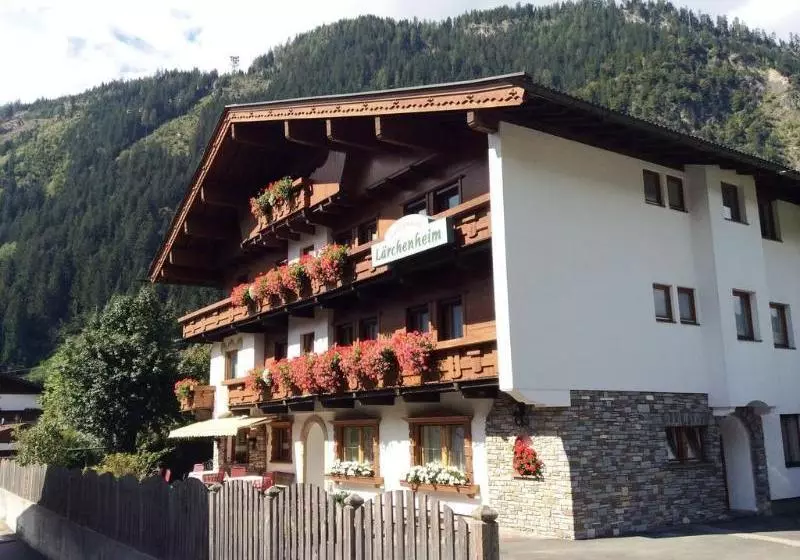 ホテル Gästehaus Lärchenheim