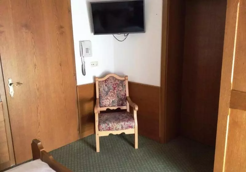 ホテル Gästehaus Lärchenheim