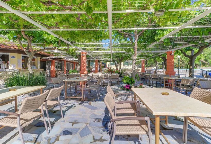 בית מלון כפרי Mare Monte Beach