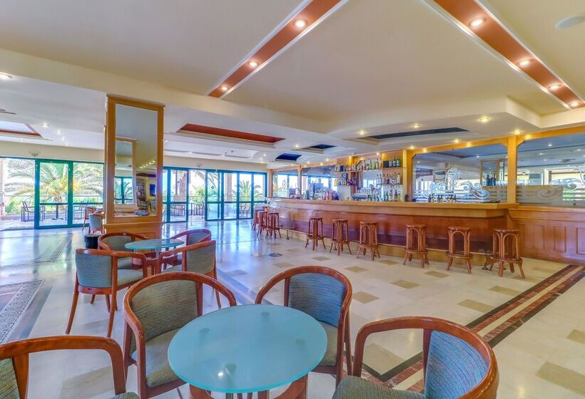 בית מלון כפרי Mare Monte Beach