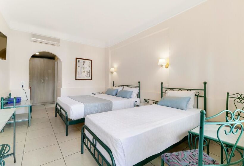 בית מלון כפרי Mare Monte Beach