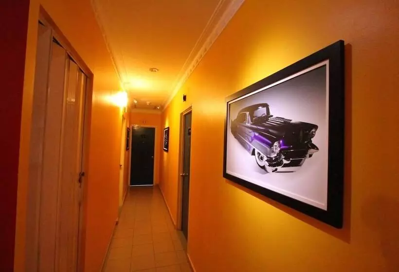 Hotel Station 18