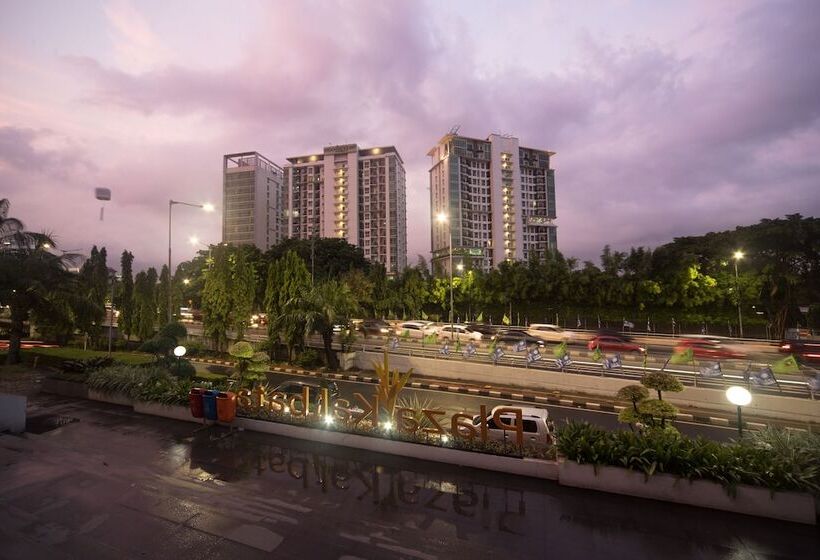 בית מלון כפרי Swissbelresidences Kalibata