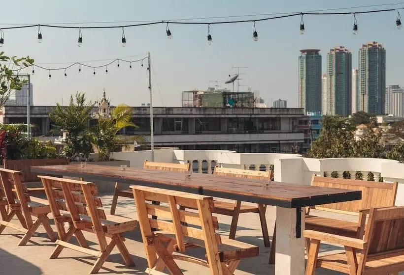 Kama Bangkok   Boutique Bed & Breakfast   Hostel