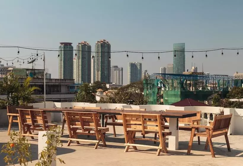 Kama Bangkok   Boutique Bed & Breakfast   Hostel