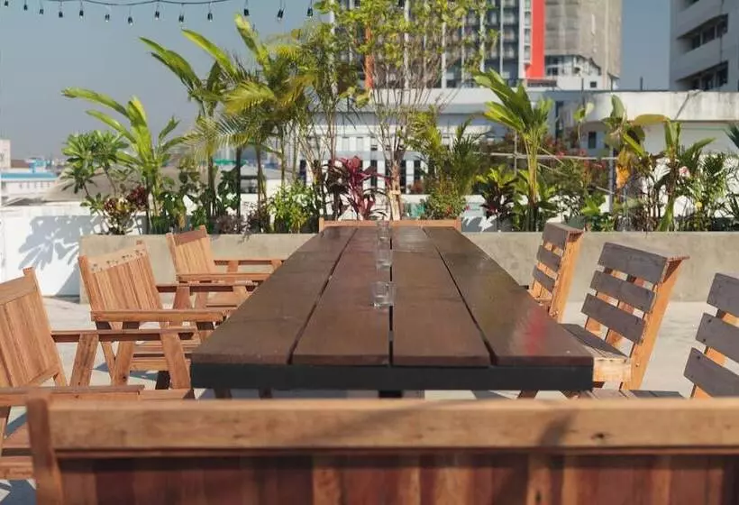 Kama Bangkok   Boutique Bed & Breakfast   Hostel