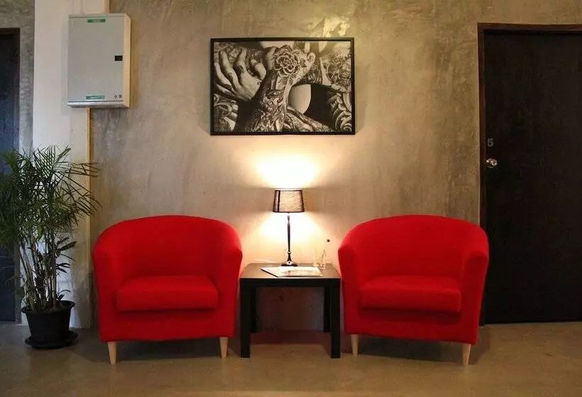 Kama Bangkok   Boutique Bed & Breakfast   Hostel