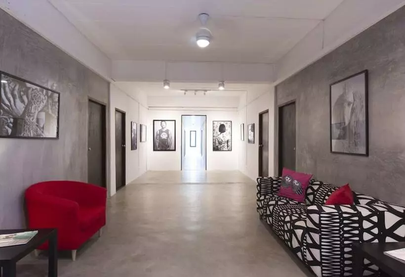 Kama Bangkok   Boutique Bed & Breakfast   Hostel