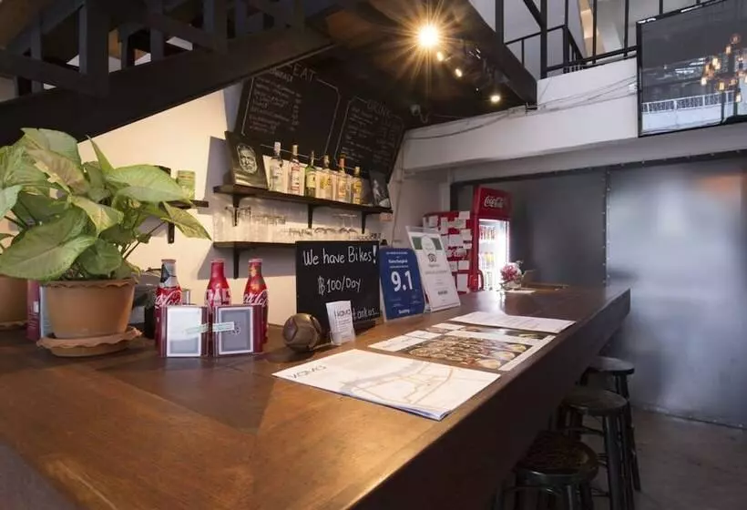 Kama Bangkok   Boutique Bed & Breakfast   Hostel